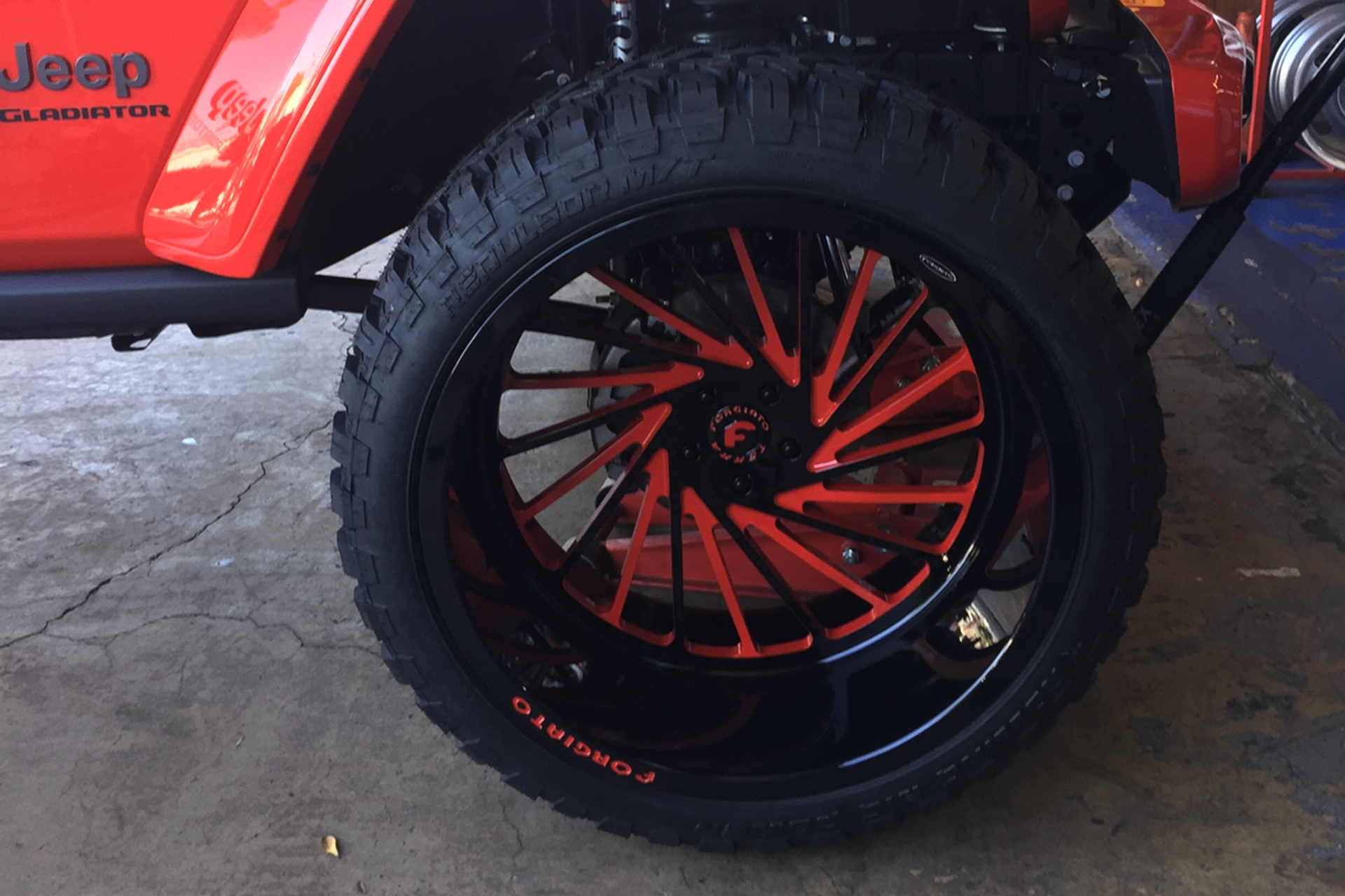 Jeep Gladiator Rubicon on Forgiato Wheels (Ventoso-T) 2019 года